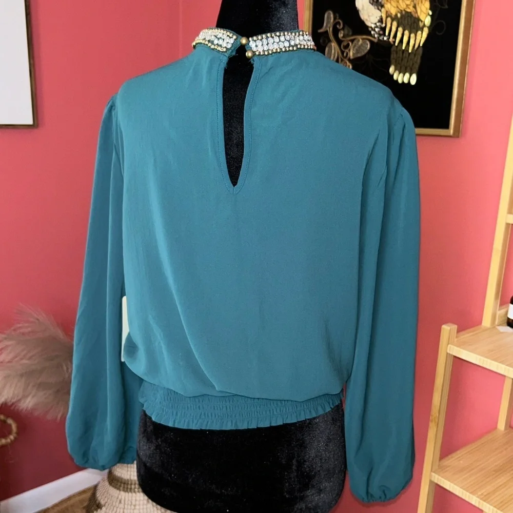 NWT lily white long sleeve top